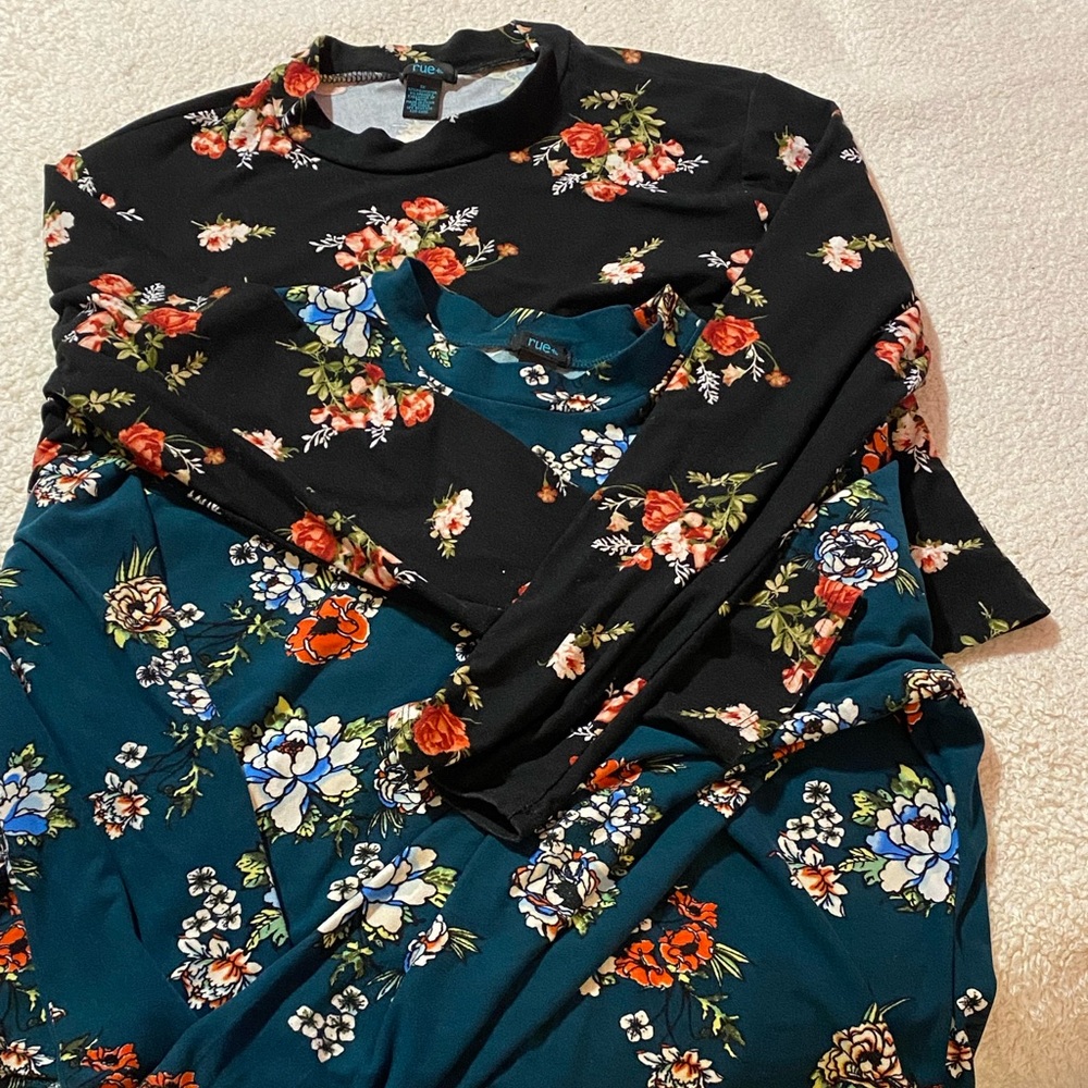 2 for 15 Black and Green have flowers